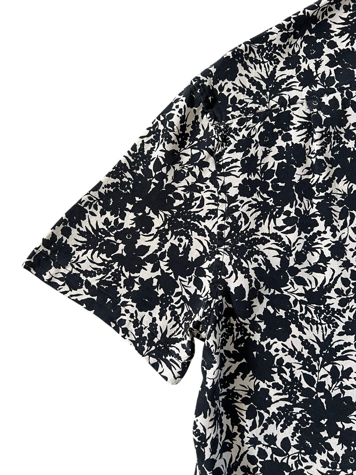 Hedi Slimane × Saint Laurent Paris Saint Laurent Paris Silk Floral Button Shirt Size US S / EU 44-46 / 1 - 12 Thumbnail