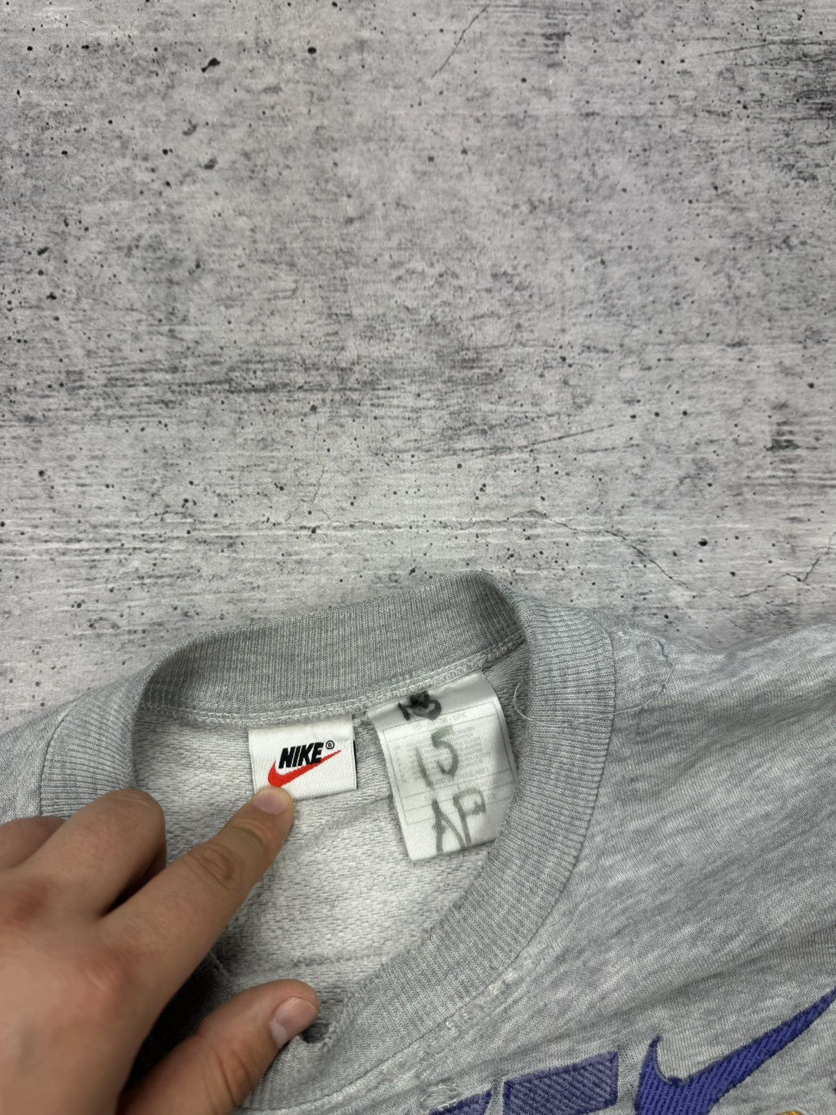 Nike Vintage Nike USA Swoosh Big Logo Distressed Sweatshirt 90's Size US M / EU 48-50 / 2 - 14 Thumbnail