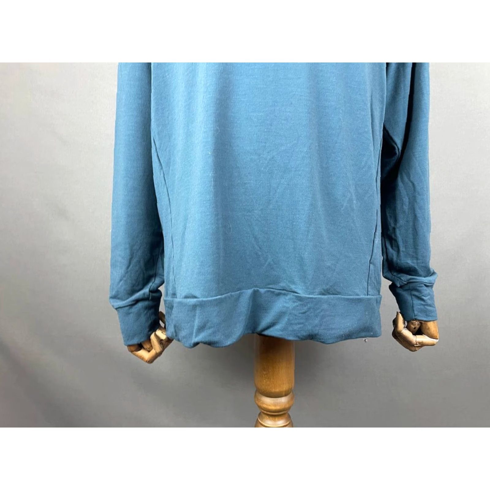 Icebreaker Icebreaker Cool-Lite Sweatshirt XL Blue Lyocell Crew Neck Long Sleeve Men Regular Pullover All Seasons Breathable Solid Size US XL / EU 56 / 4 - 6 Thumbnail