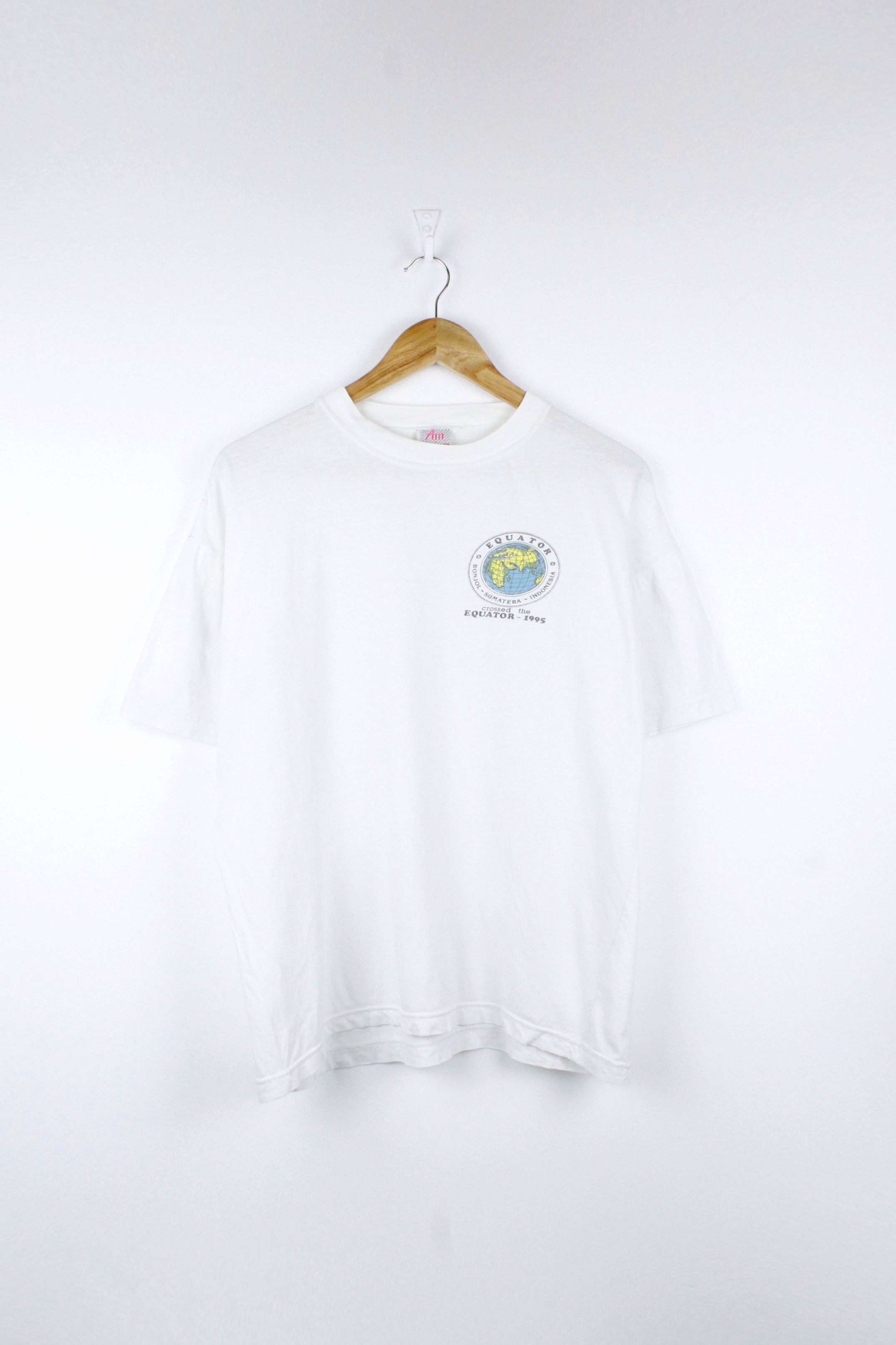 Country Road × Vintage Vintage 1995 Crossed To The Equator Graphic Crew T-shirt 90s Size US L / EU 52-54 / 3 - 1 Thumbnail
