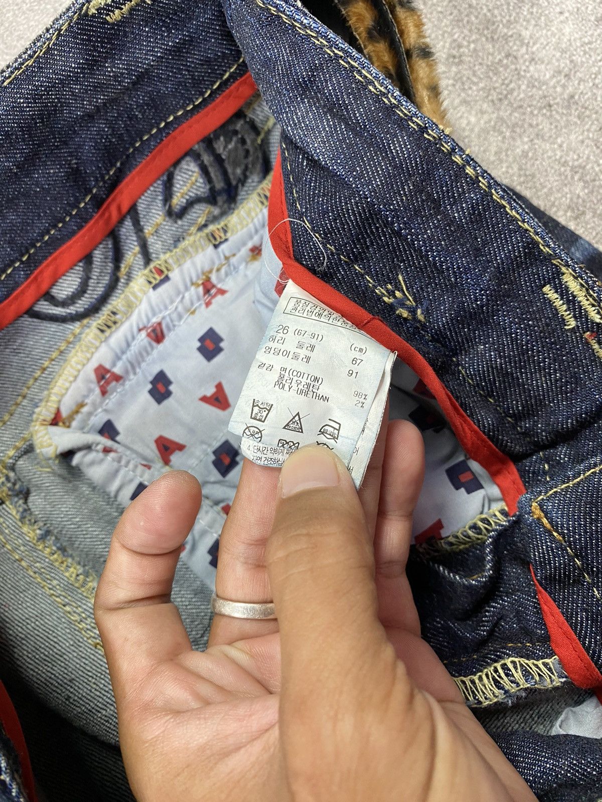 If Six Was Nine × Japanese Brand × Le Grande Bleu (L.G.B.) 2000s A6 Distressed Wash Super Flare Jean Size US 29 - 7 Thumbnail