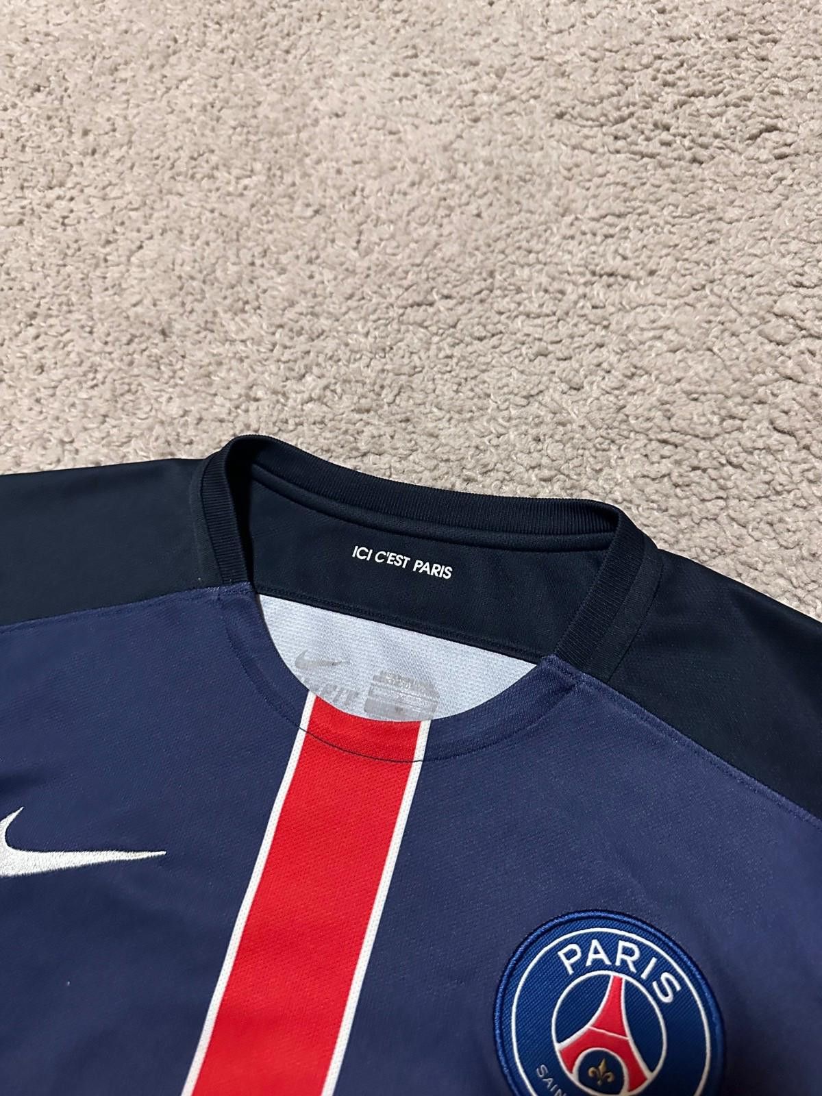Nike PARIS SAINT GERMAIN 2015 FOOTBALL SHIRT SOCCER JERSEY NIKE Size US M / EU 48-50 / 2 - 5 Thumbnail