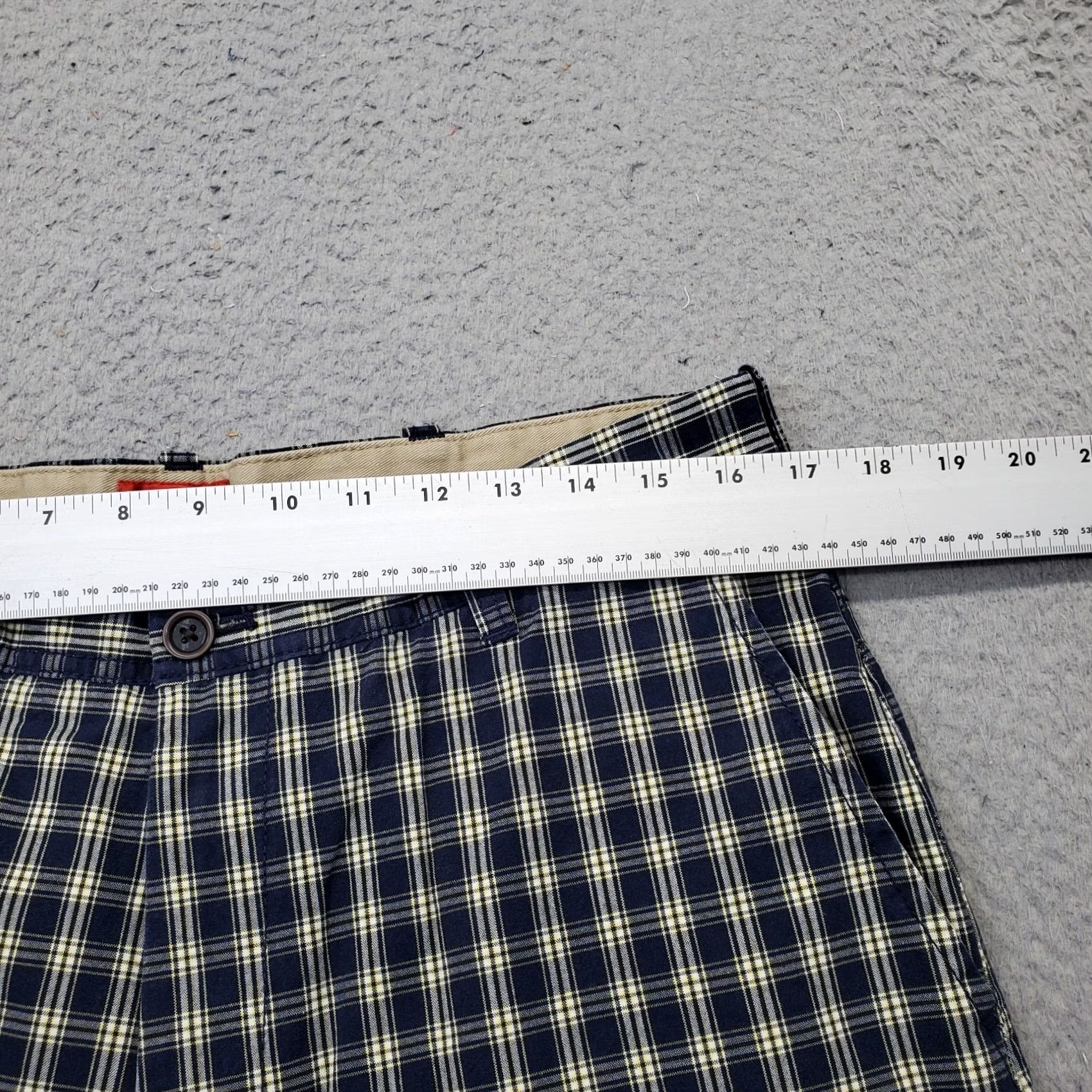 Izod IZOD Mens Shorts 34 Multi Plaid Chino Flat Front Regular Outdoor Size US 34 / EU 50 - 5 Thumbnail