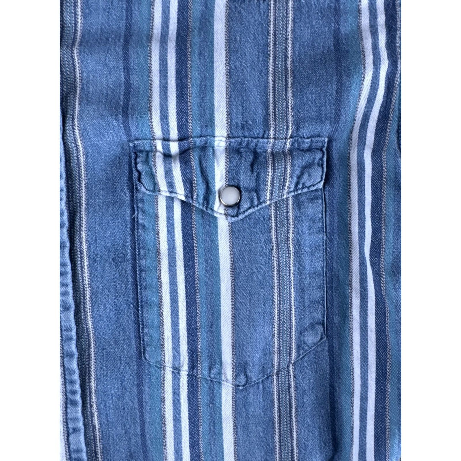 Wrangler VINTAGE Wrangler Western Pearl Snap Shirt Blue Stripe XL Long Tail USA Size US L / EU 52-54 / 3 - 7 Thumbnail