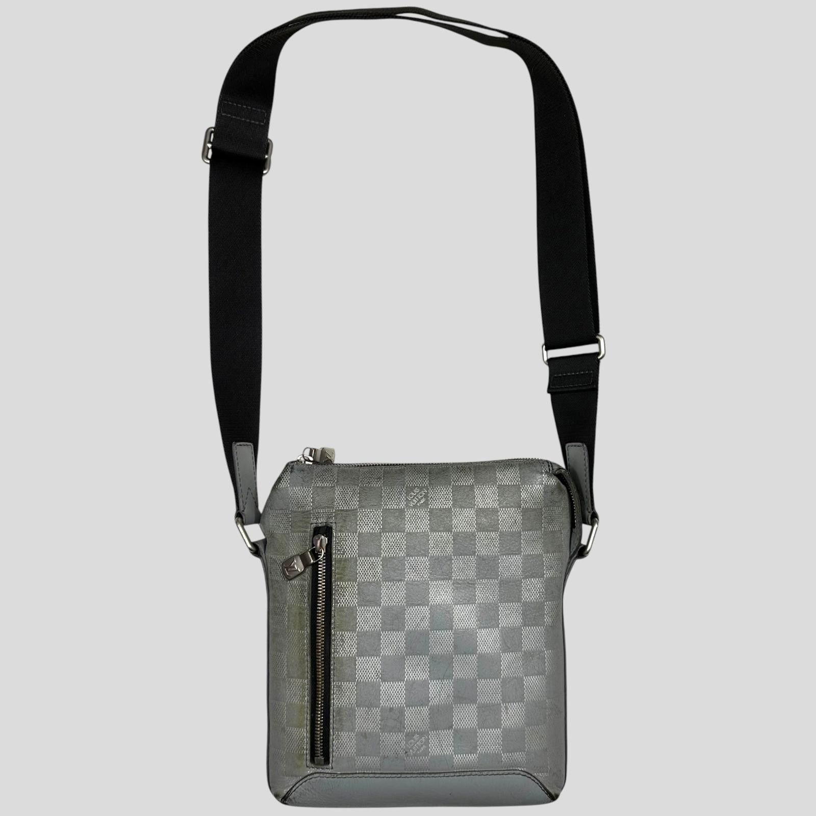 Louis Vuitton Louis Vuitton Damiere Discovery Monogram Leather Infini Bag Size ONE SIZE - 1 Thumbnail
