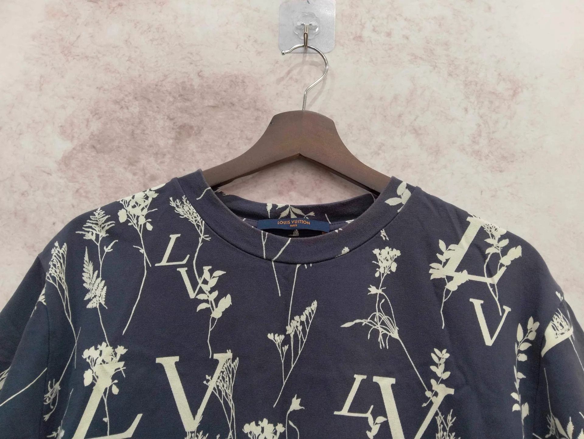 Louis Vuitton LV Logo Crewneck Short Sleeve T-Shirt Size S Size US S / EU 44-46 / 1 - 3 Thumbnail