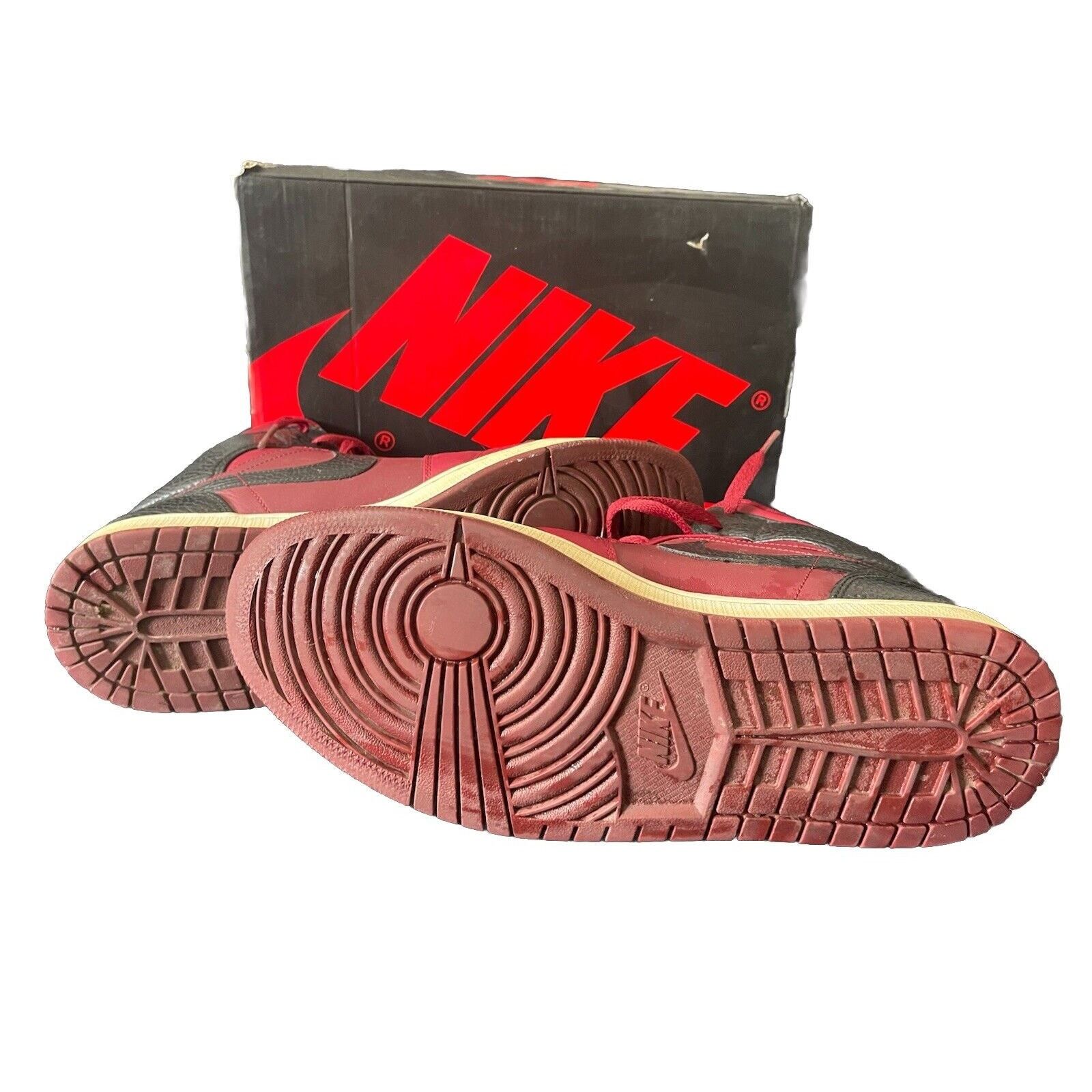 Nike Nike Air Jordan 1 Retro “Reverse Banned” 554724-601 Men 11.5 Size US 10.5 / EU 43-44 - 7 Thumbnail
