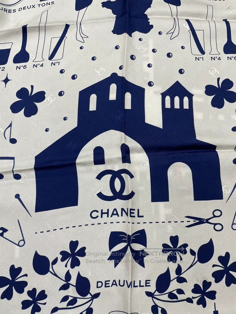 Chanel Chanel Blue printed silk scarf Size ONE SIZE - 3 Thumbnail