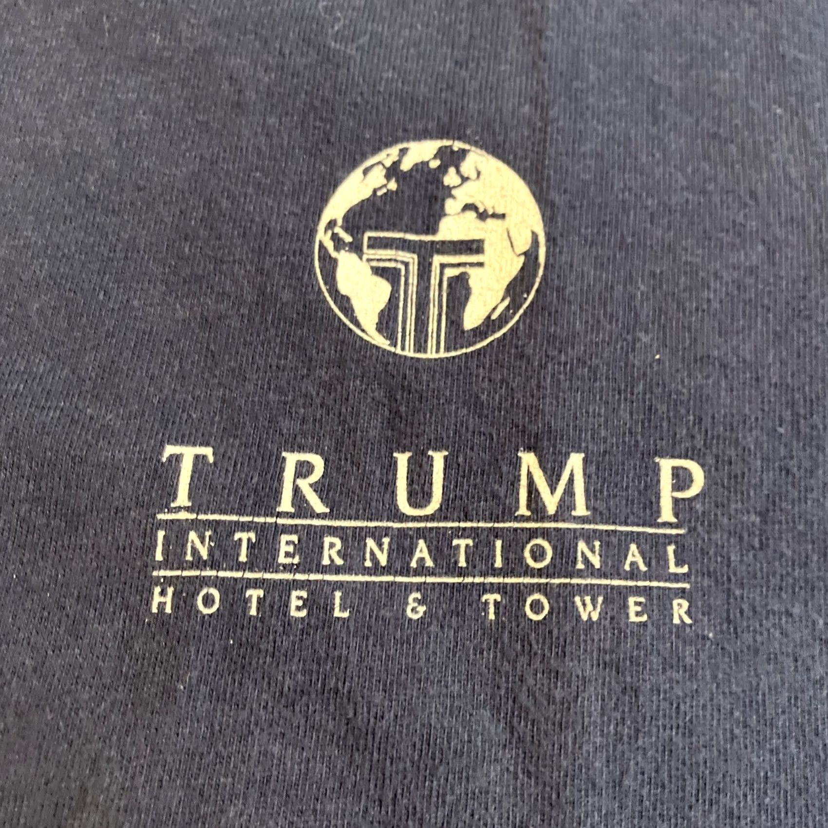 Hanes VINTAGE Hanes T-Shirt Trump International Hotel & Tower Men 2XL Blue Graphic Print Shirt Mens XXL Size US XXL / EU 58 / 5 - 2 Thumbnail