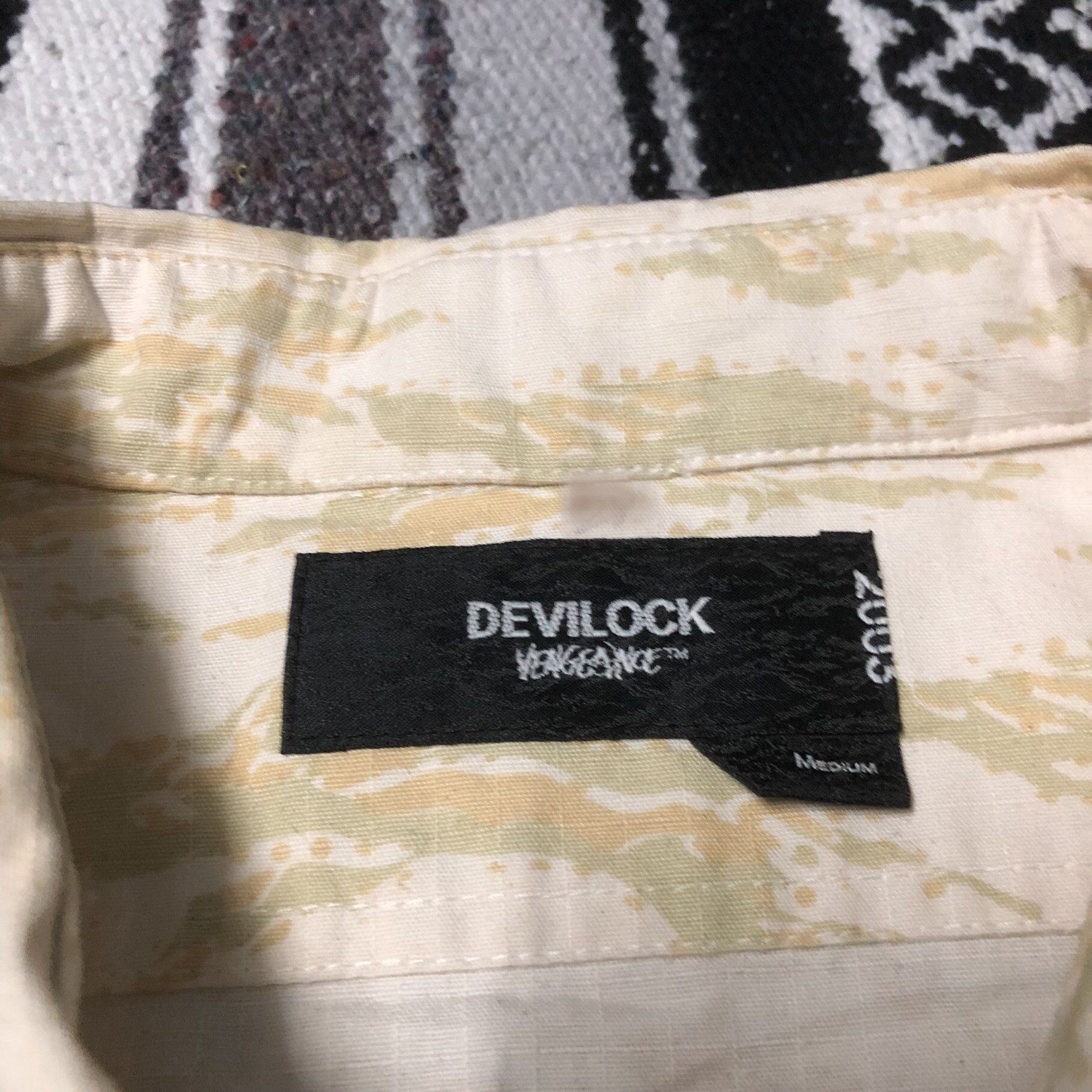 Devilock Vintage Y2k 2003 Devilock x Vengeance Japan camo army shirt Size US M / EU 48-50 / 2 - 2 Thumbnail