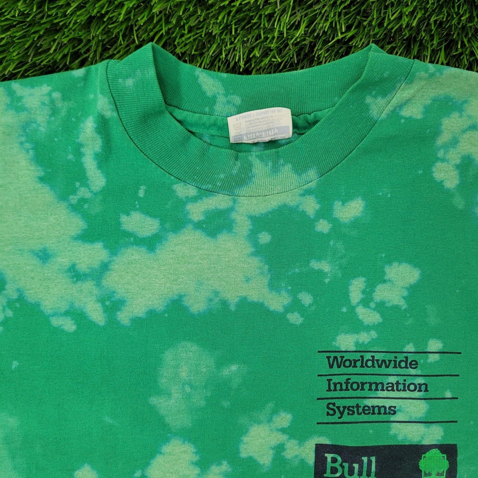 Hanes VTG Bull Worldwide-Information-Systems Shirt L/XL 23x26 USA Size US XL / EU 56 / 4 - 2 Thumbnail