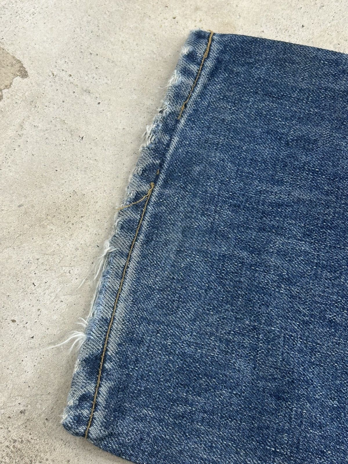 Levi's Vintage Clothing Levis 509 button fly distressed baggy Size US 31 - 13 Thumbnail