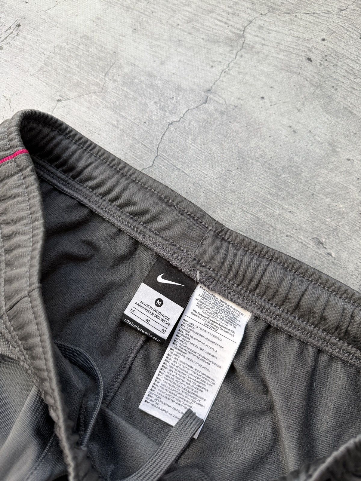 Nike Nike Vintage Pants Nylon Baggy Wide Japan Sweatpants Striped Size US 34 / EU 50 - 5 Thumbnail