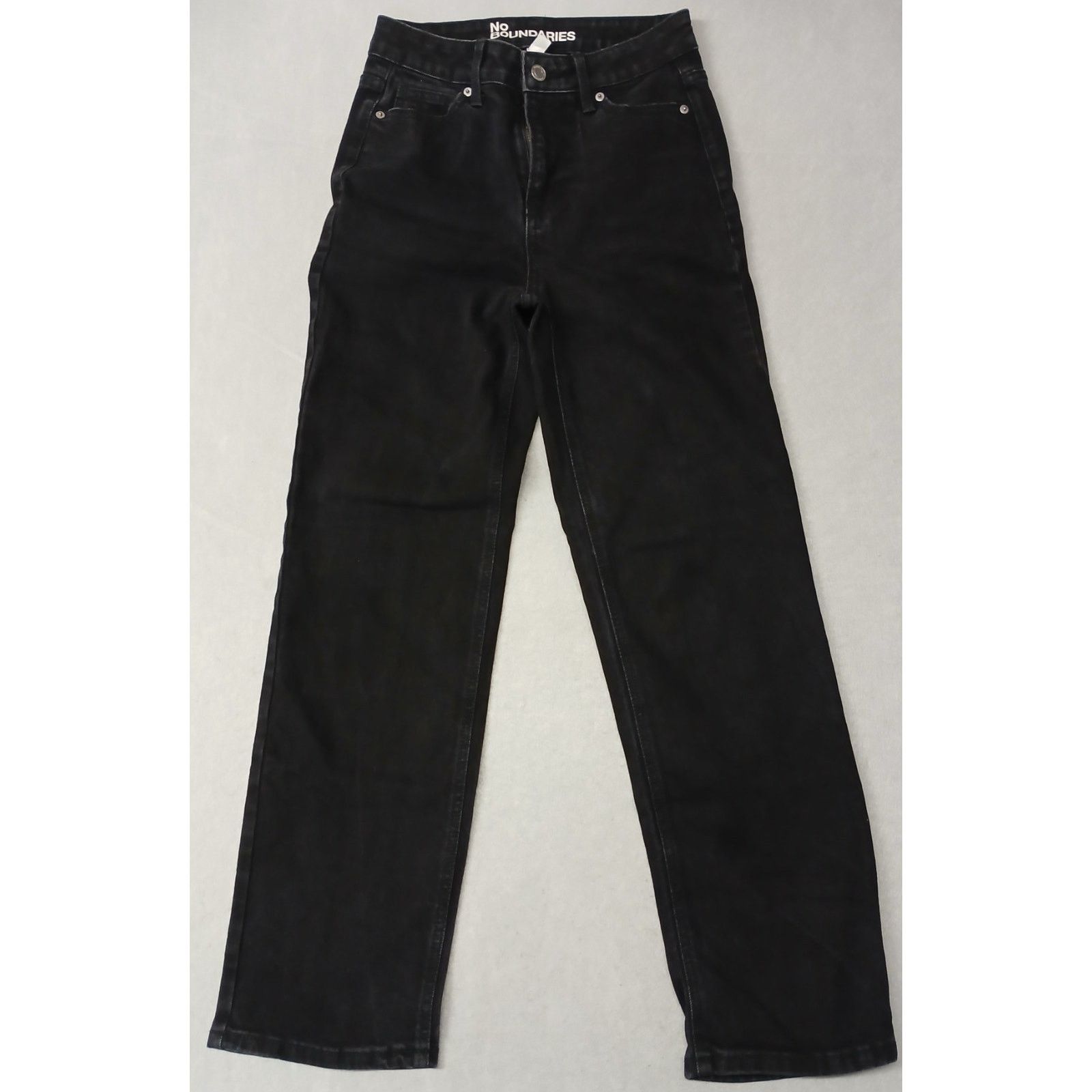 Other No Boundaries (2) Women's Black Relaxed Straight Fit Jeans Size 26" / US 2 / IT 38 - 2 Thumbnail