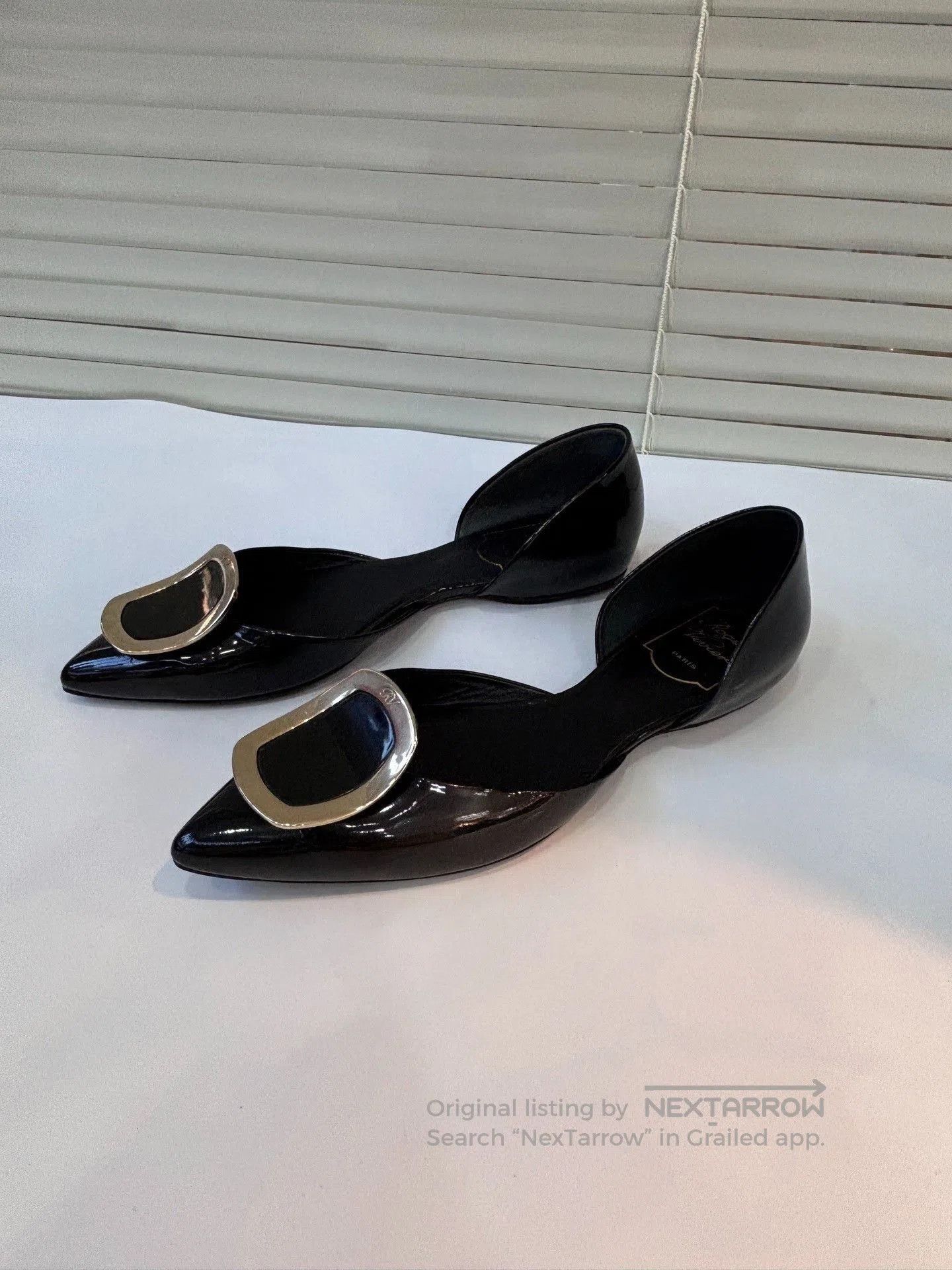 Roger Vivier RV Black Patent Leather Flats. Size US 5 / IT 35 - 7 Thumbnail