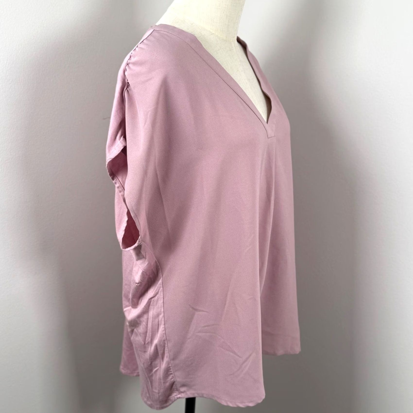 Banana Republic VINTAGE Banana Republic Blouse XXL XL V-Neck Dolman Short Sleeve Pleated High-Low Mauve Pink Womens Shirt Size XL / US 12-14 / IT 48-50 - 4 Thumbnail