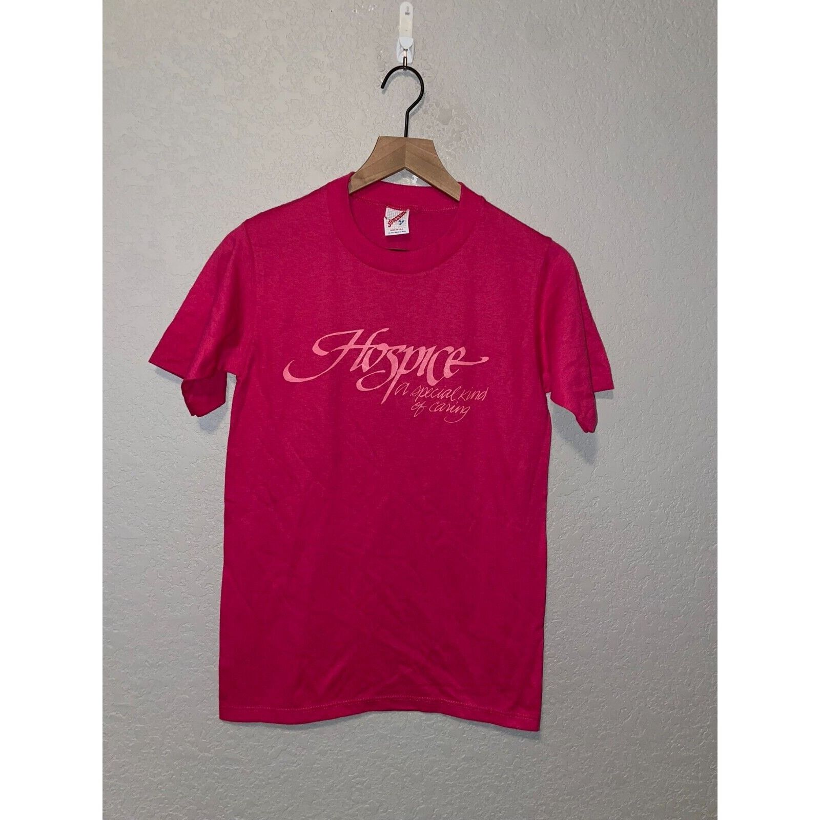 Jerzees Vintage Hospice Shirt A Special Kind Of Caring Pink 80s VTG Size US S / EU 44-46 / 1 - 1 Thumbnail
