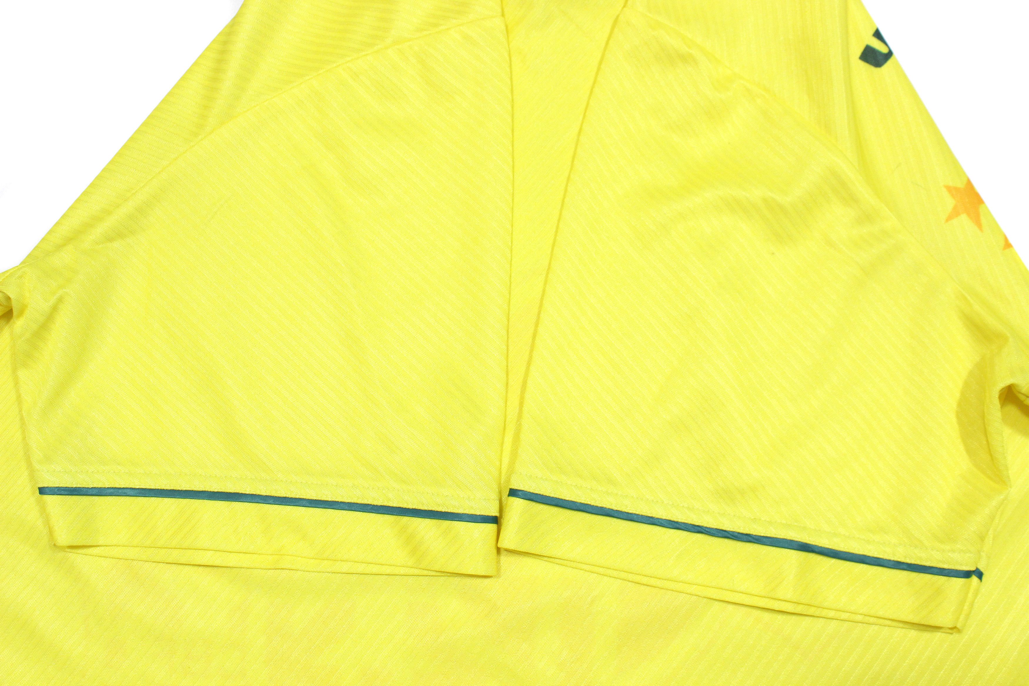 Umbro 90S CBF Brasil Football Jersey Size US XL / EU 56 / 4 - 7 Thumbnail