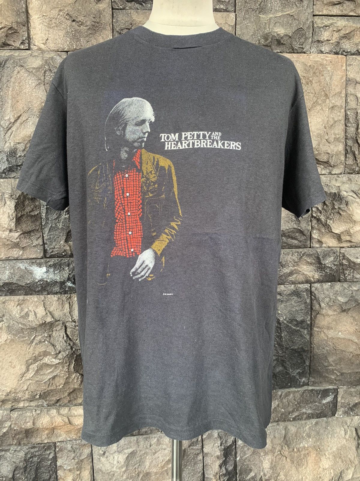 Band Tees × Vintage Vintage 80s Tom Petty And The Heartbreakers Rock Band Tshirt Size US XL / EU 56 / 4 - 1 Thumbnail