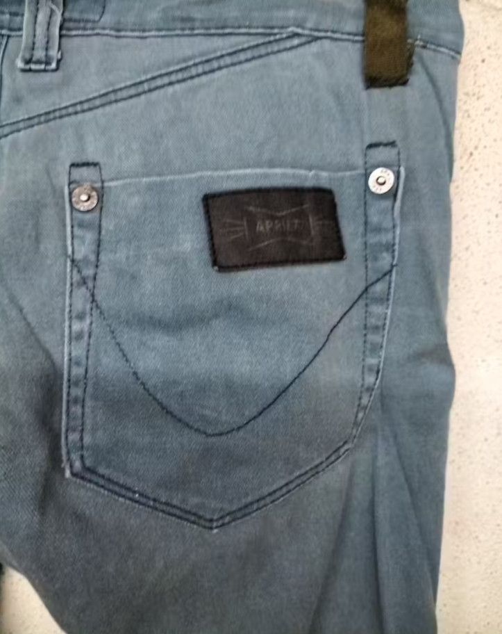 April 77 April 77 skinny jeans Size US 35 - 6 Thumbnail