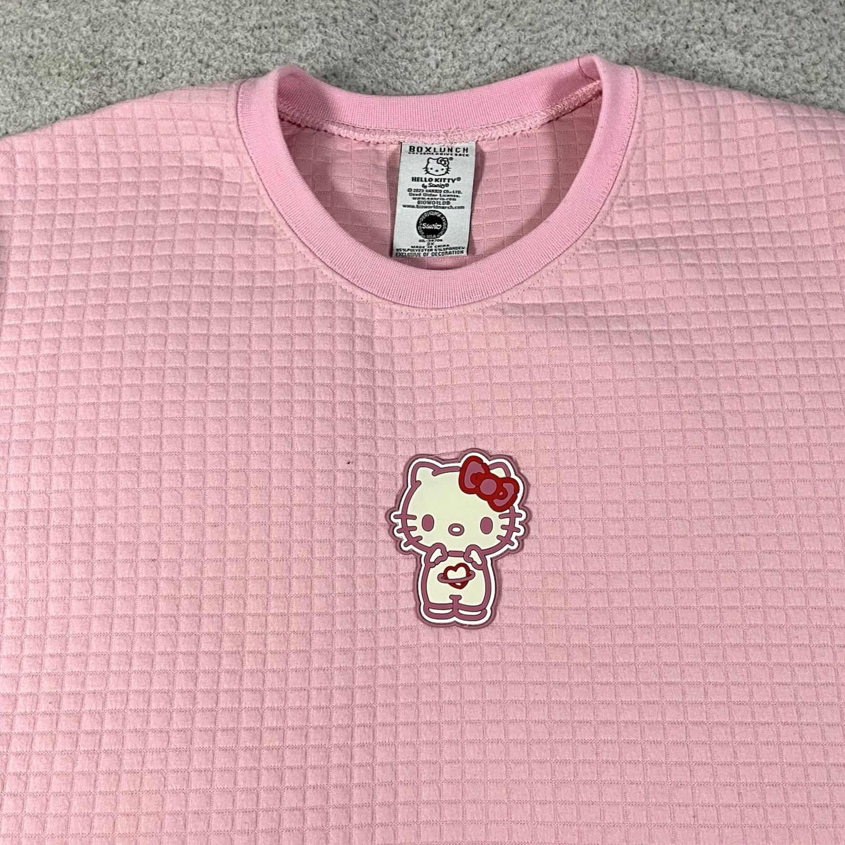 Vintage Hello Kitty Sanrio Sweatshirt 2XL Pink Long Sleeve Pullover Women 2XL Sweatshirt Sanrio Logo 90s Anime Cartoon BoxLunch Exclusive Size XXL / US 16-18 / IT 52-54 - 7 Thumbnail