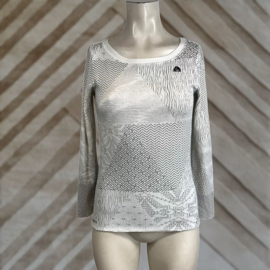 Nike ACG VINTAGE Nike ACG Shirt Womens M White Vtg Y2K Women Geometric Pattern Long Sleeve thermal Size M / US 6-8 / IT 42-44 - 1 Thumbnail