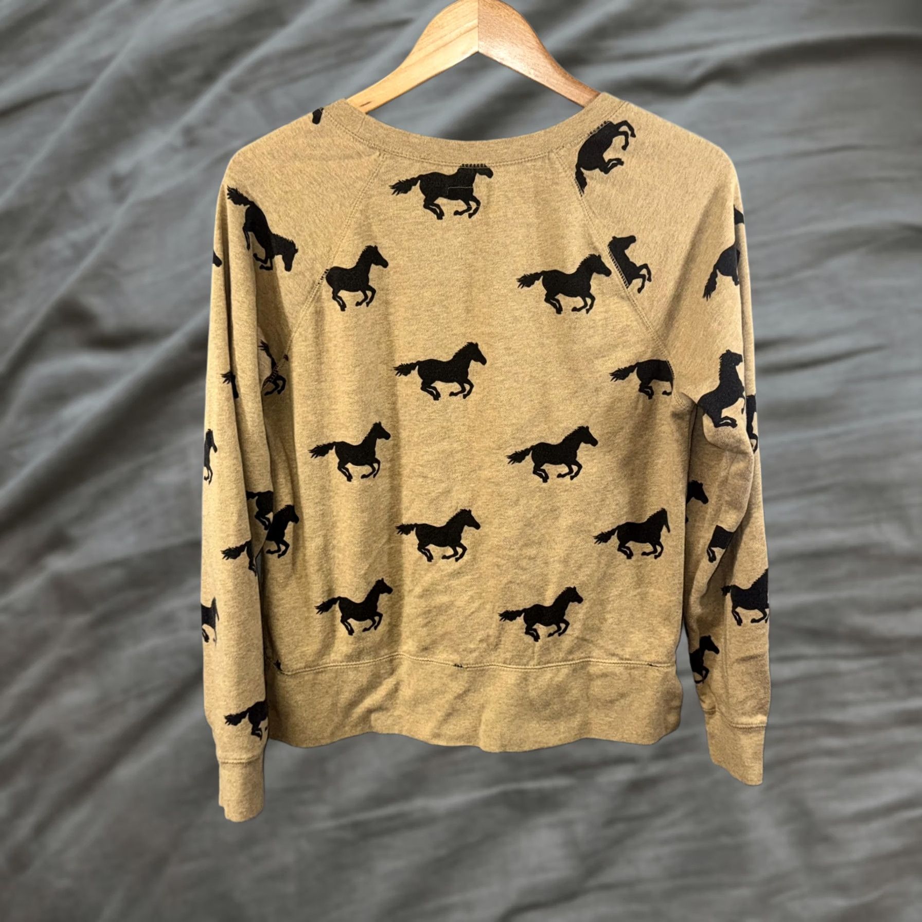O'Neill VINTAGE O'Neill Sweatshirt Womens Large Tan Horse Print Graphic Crewneck Raglan Pullover Size L / US 10 / IT 46 - 1 Thumbnail