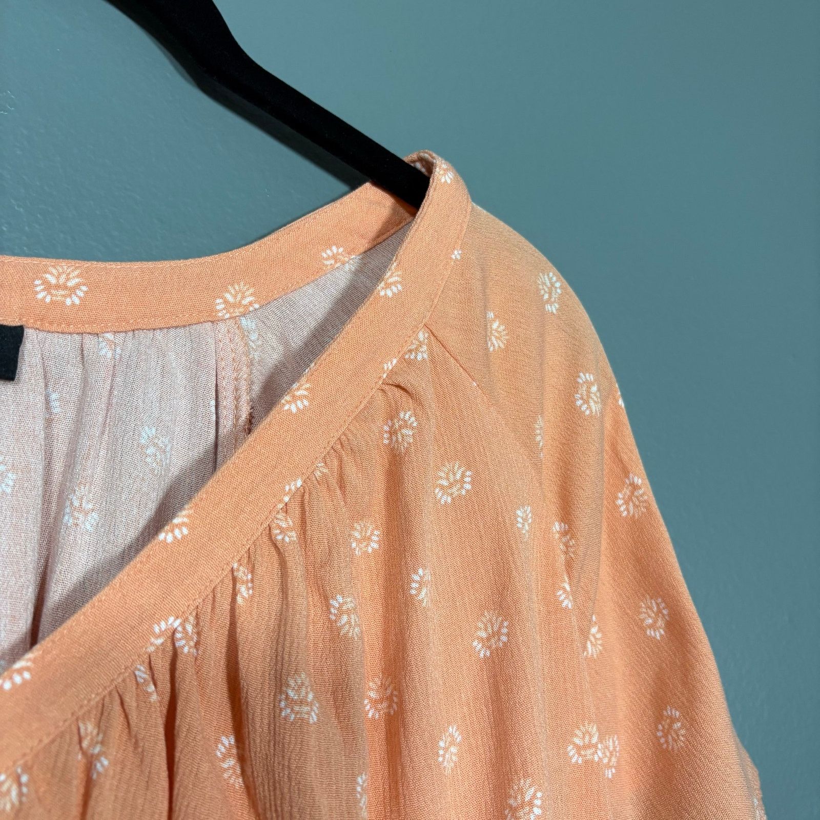 Torrid Torrid Peach & White Floral Gauzy Boho Peasant Top - 1 (1X) Size XL / US 12-14 / IT 48-50 - 2 Thumbnail