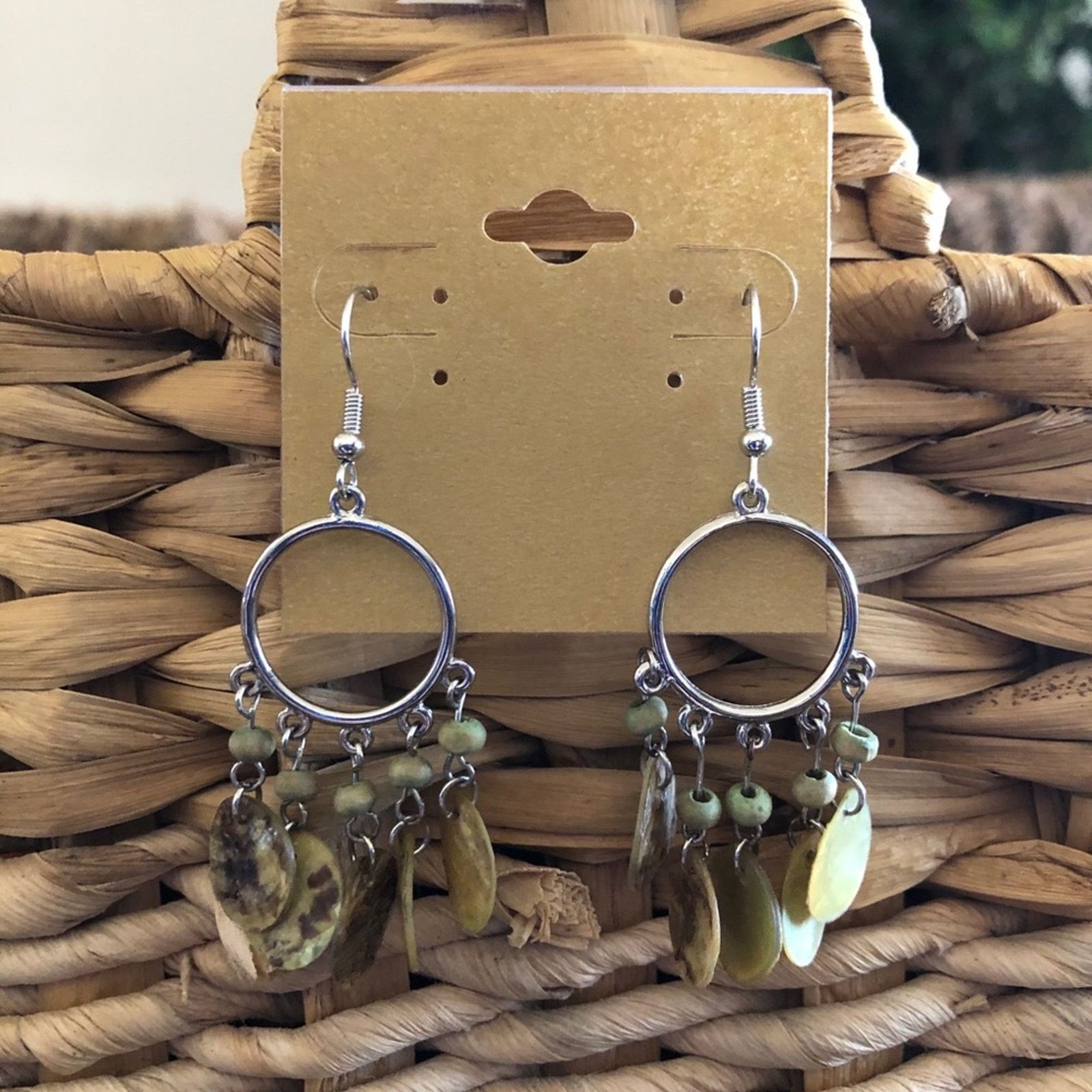 Vintage Vintage repurpose natural shell earrings Size ONE SIZE - 1 Thumbnail