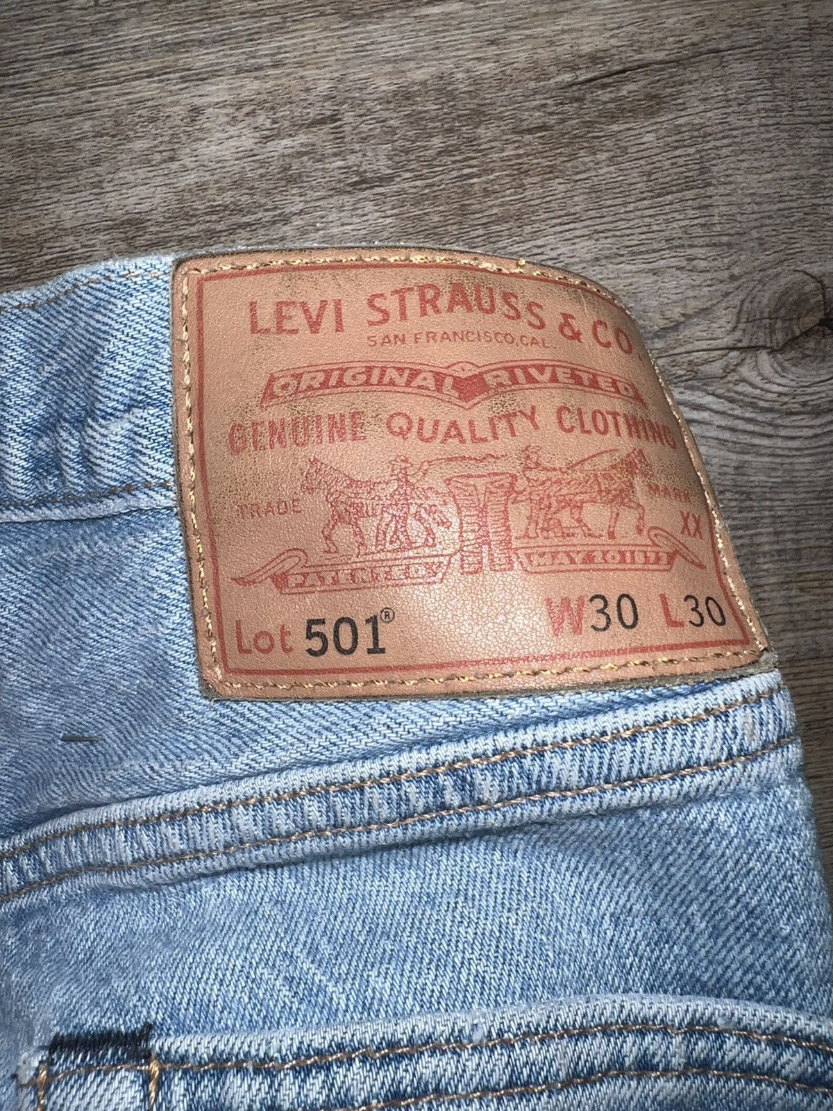 Levi's Vintage Clothing Levi’s 501 Capital E Leather Back Tag🔥 Size US 30 / EU 46 - 3 Thumbnail