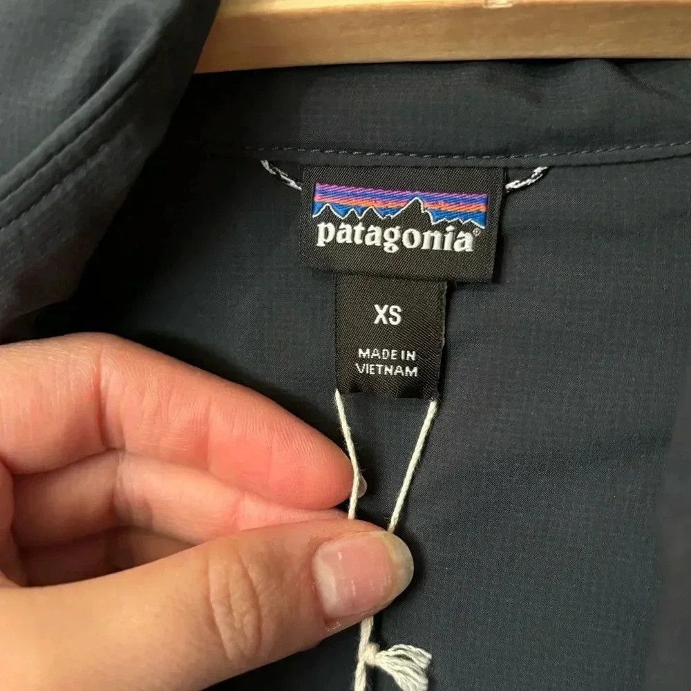 Patagonia NWT Patagonia Men's Thermal Airshed Jacket in Grey Blue XS Size US XS / EU 42 / 0 - 3 Thumbnail