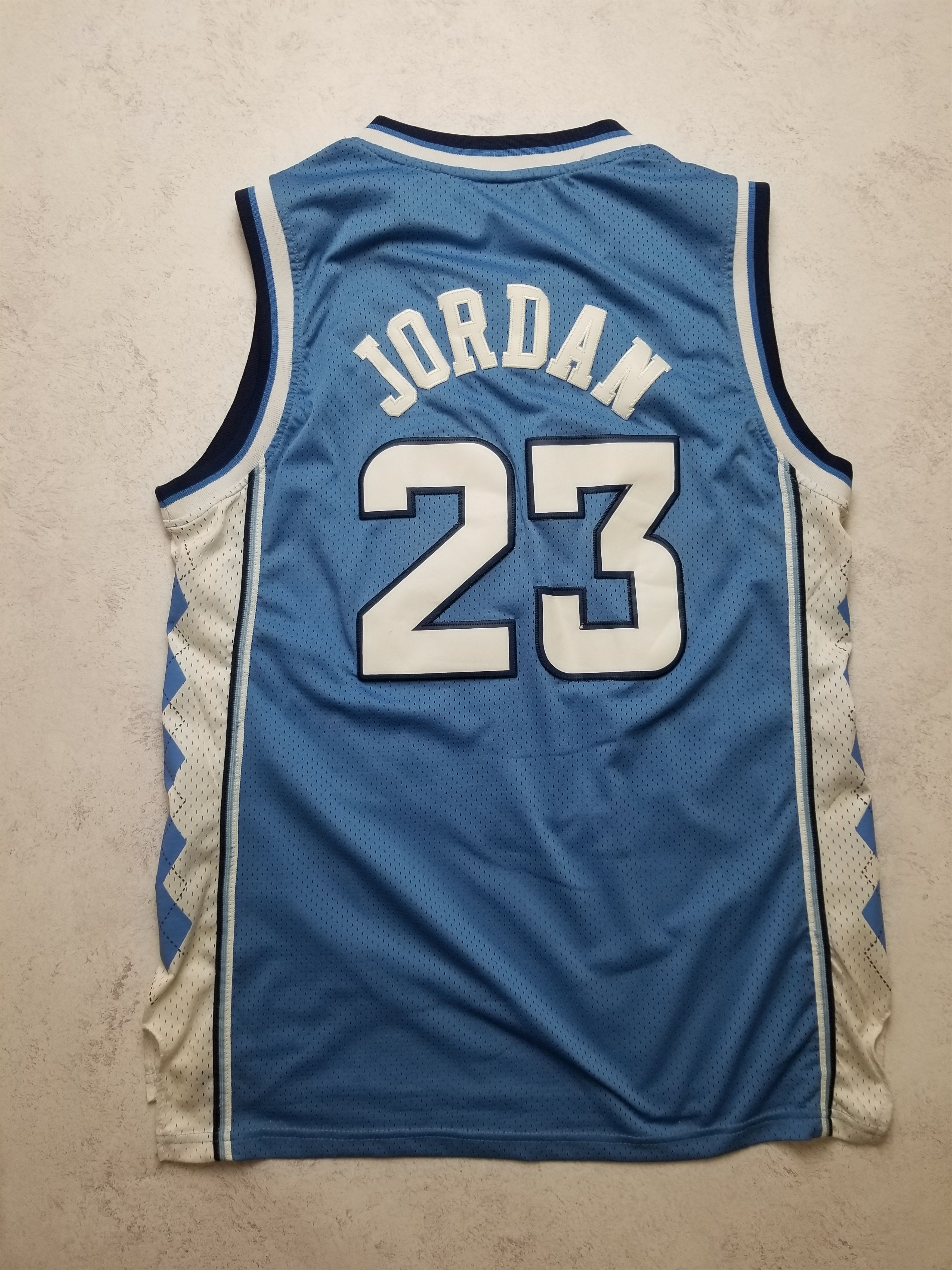 Jordan Brand Michael Jordan North Carolina Tar Heels Blue NBA Jersey Size US M / EU 48-50 / 2 - 2 Thumbnail