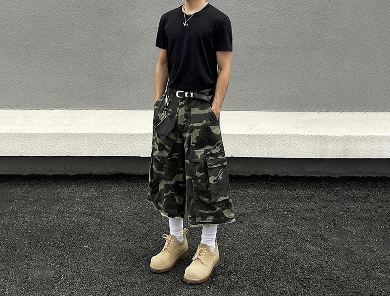 Other Multiple Long Wide-Leg Cargo Shorts Size US 30 / EU 46 - 4 Thumbnail