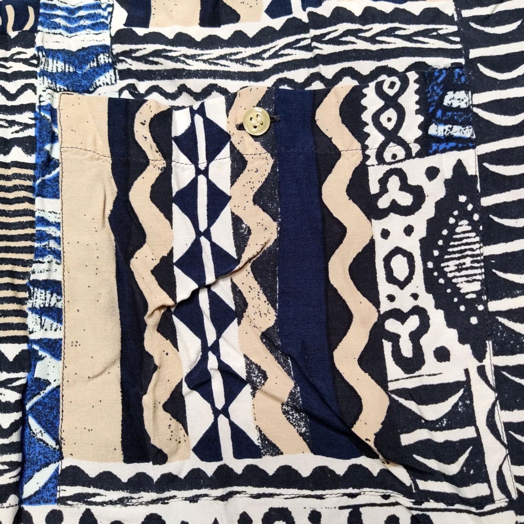 Vintage FABIO INGHIRAMI Men Large Blue Abstract 100% Viscose Camp Shirt Made In Italy Size US L / EU 52-54 / 3 - 5 Thumbnail