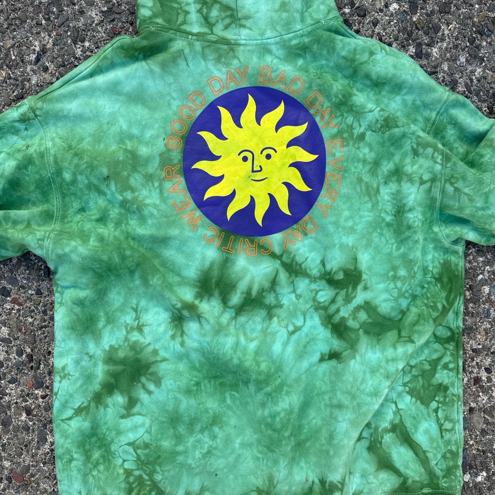 Vintage Critic Wear Green Tie Dye Sun Logo Hoodie Size US L / EU 52-54 / 3 - 5 Thumbnail