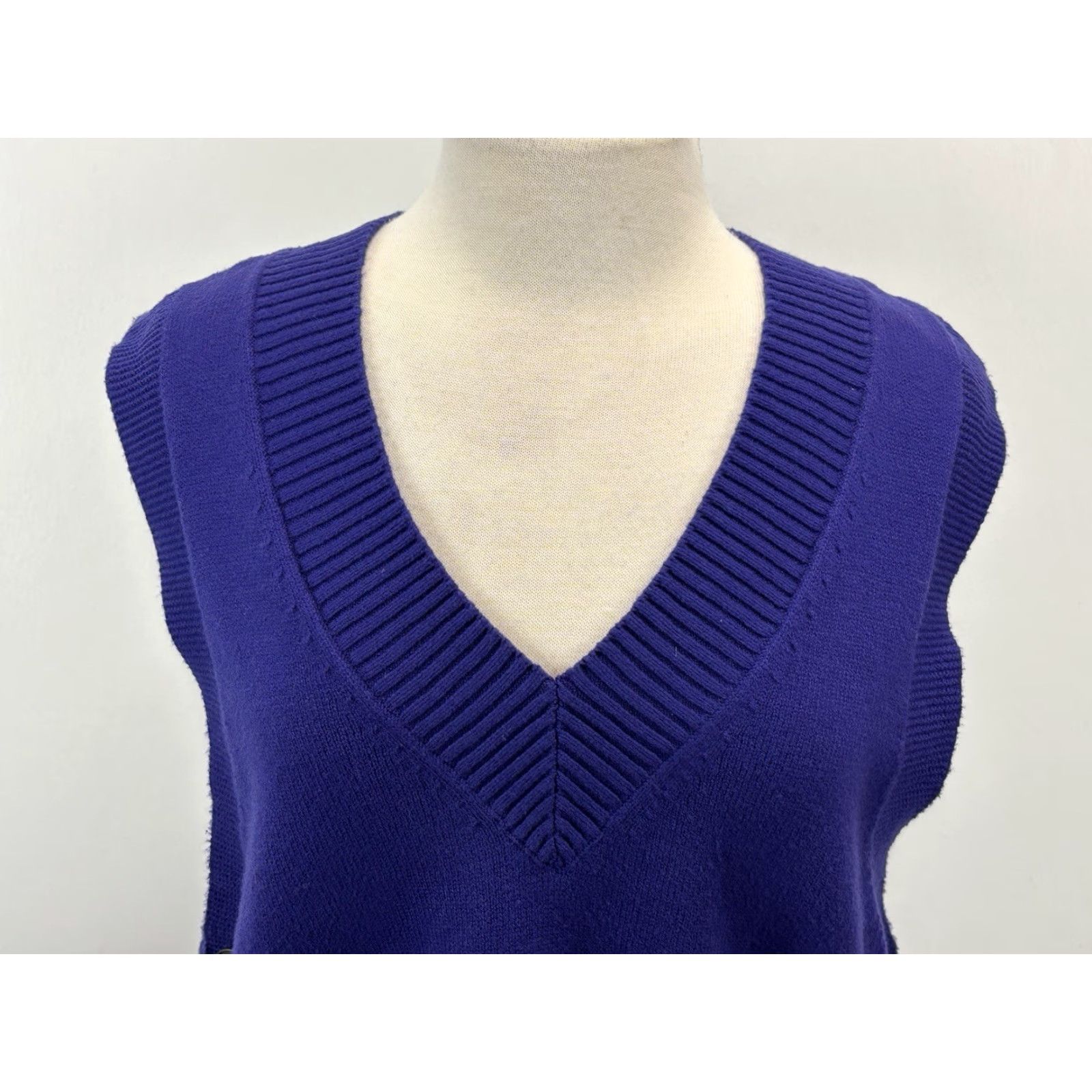 J. Jill VINTAGE J. Jill Sweater Vest Women's Small Purple Cotton Blend Knit Sleeveless V-Neck Oversized Buttons Academia Size S / US 4 / IT 40 - 5 Thumbnail