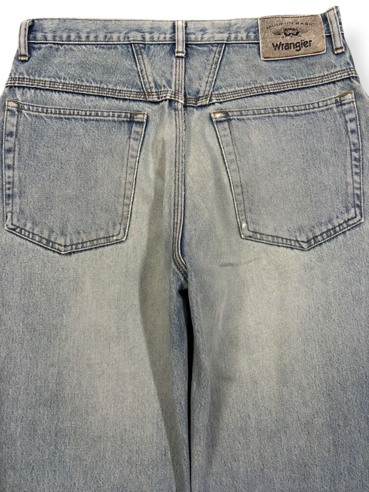 Wrangler Vintage Wrangler Light Blue Wash Baggy Distressed Jeans Size US 32 / EU 48 - 9 Thumbnail