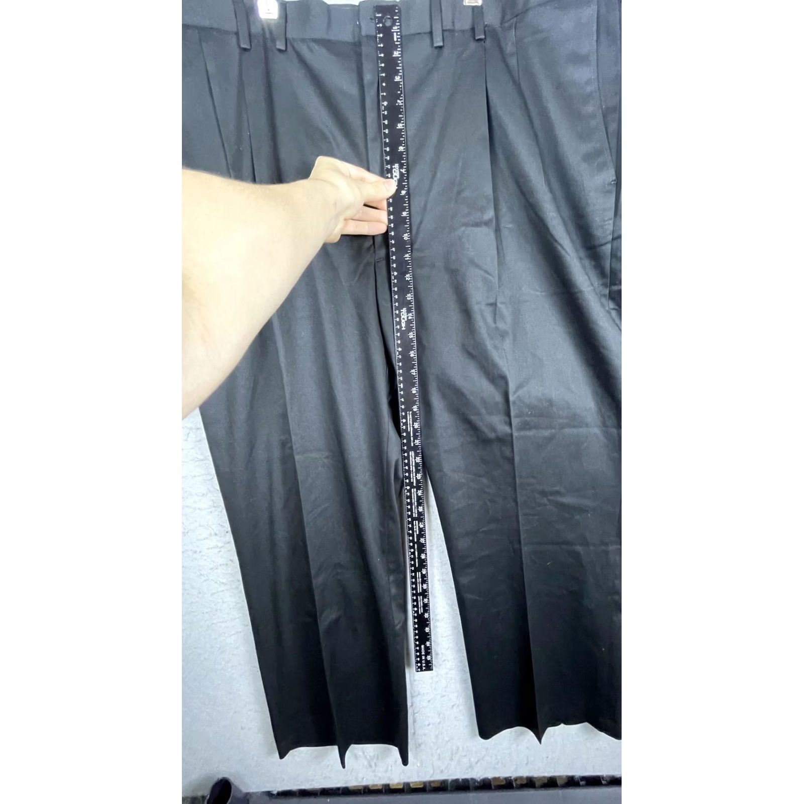 Haggar Haggar Pants Mens 48x30 Black Premium No Iron Khaki Classic Fit Pleated Big Tall Pants Mens 48 Big & Tall Black Knots? Size US 32 / EU 48 - 4 Thumbnail