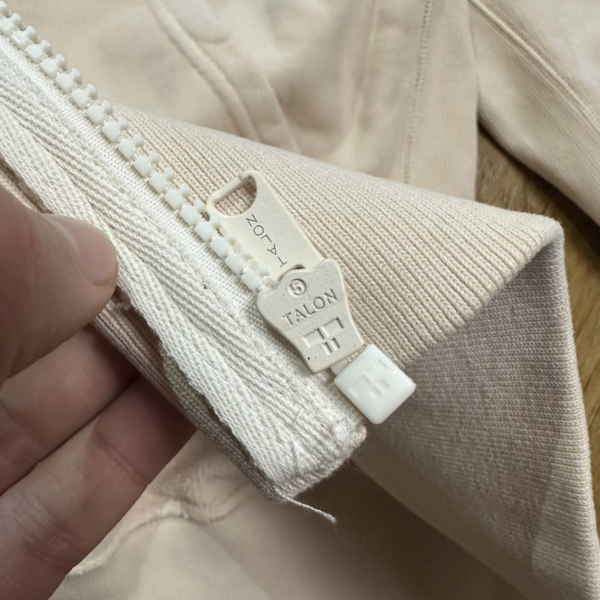 Yeezy Yeezy Season 4 OG zip up Size US M / EU 48-50 / 2 - 4 Thumbnail