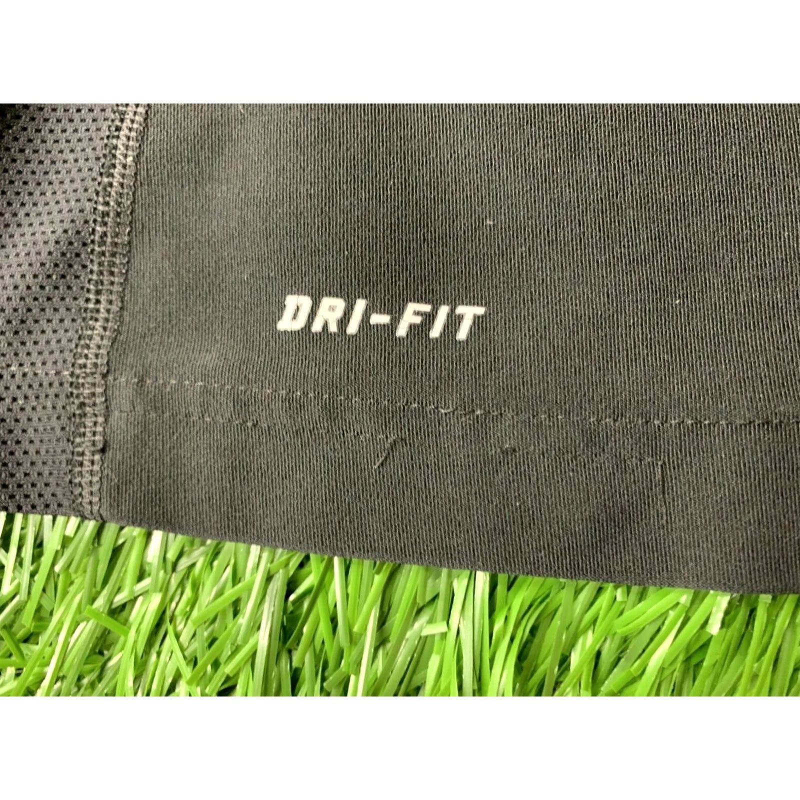 Nike Nike Dri-FIT Running Womens Training Shirt Jersey S Black Shirt Womens Nike Dri-FIT Run Training 2011 Shirt Size S / US 4 / IT 40 - 4 Thumbnail