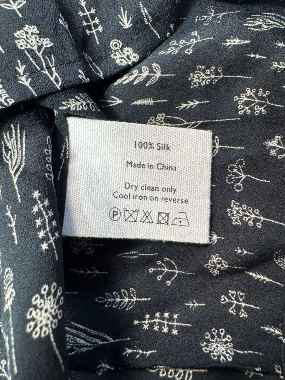 Other Aubin & Wills 100% Silk Black Floral Print Blouse Size 10 Size L / US 10 / IT 46 - 8 Thumbnail