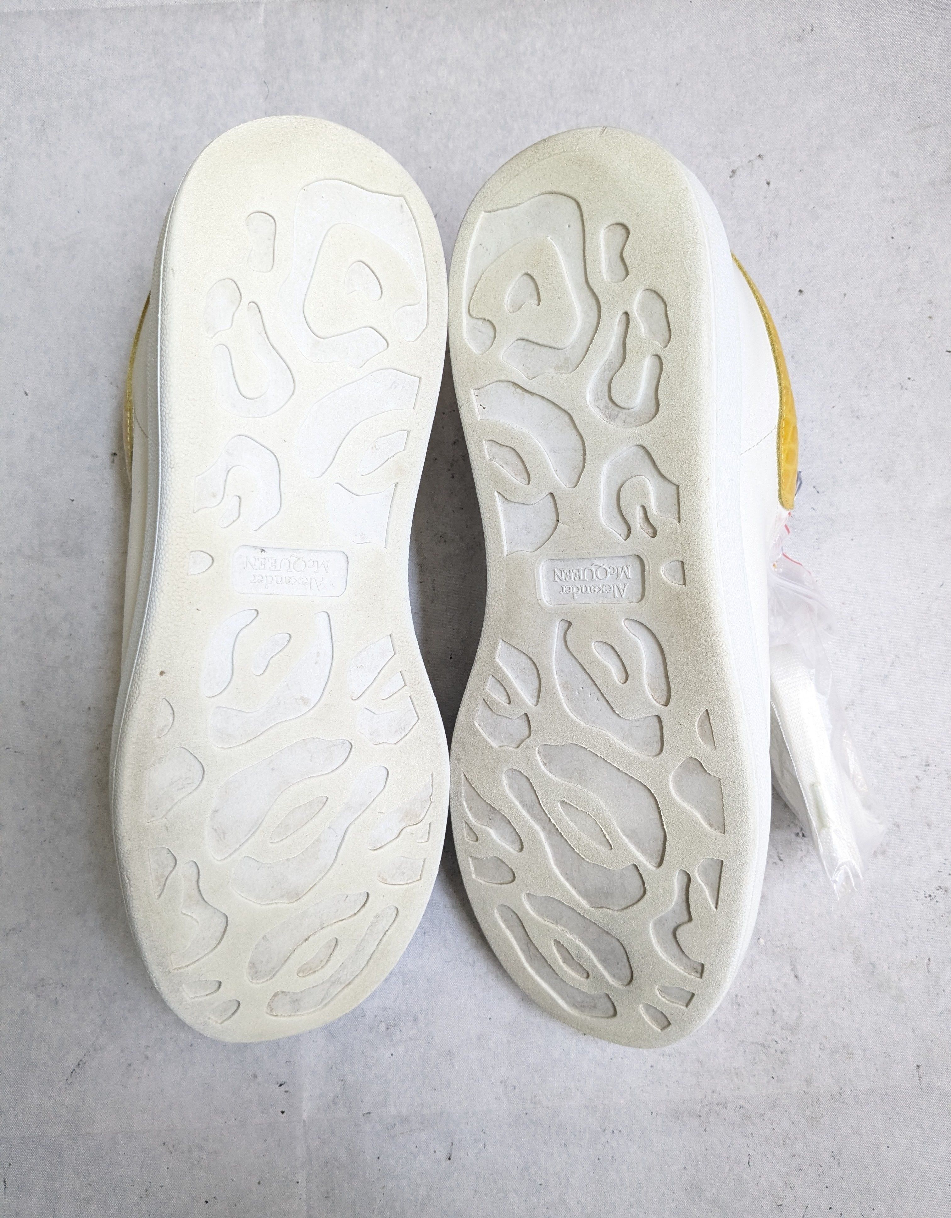 Alexander McQueen Alexander McQueen Larry Oversized Sneakers 9 42 White Yellow Size US 9 / EU 42 - 13 Thumbnail