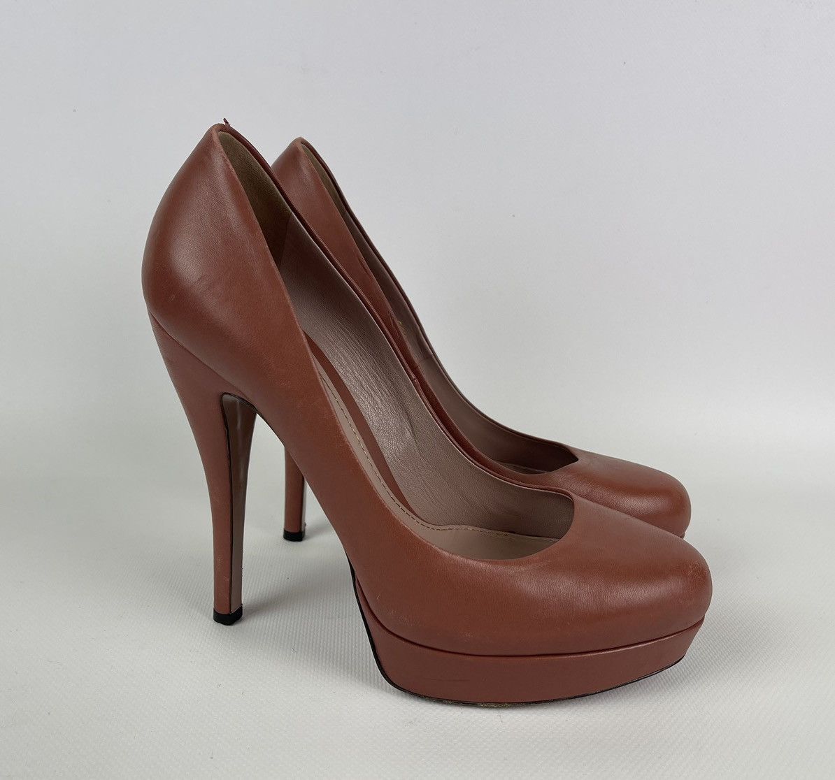 Designer Gucci Patent Leather Platform Pumps Heels Shoes Size 38.5 in Red, Women's