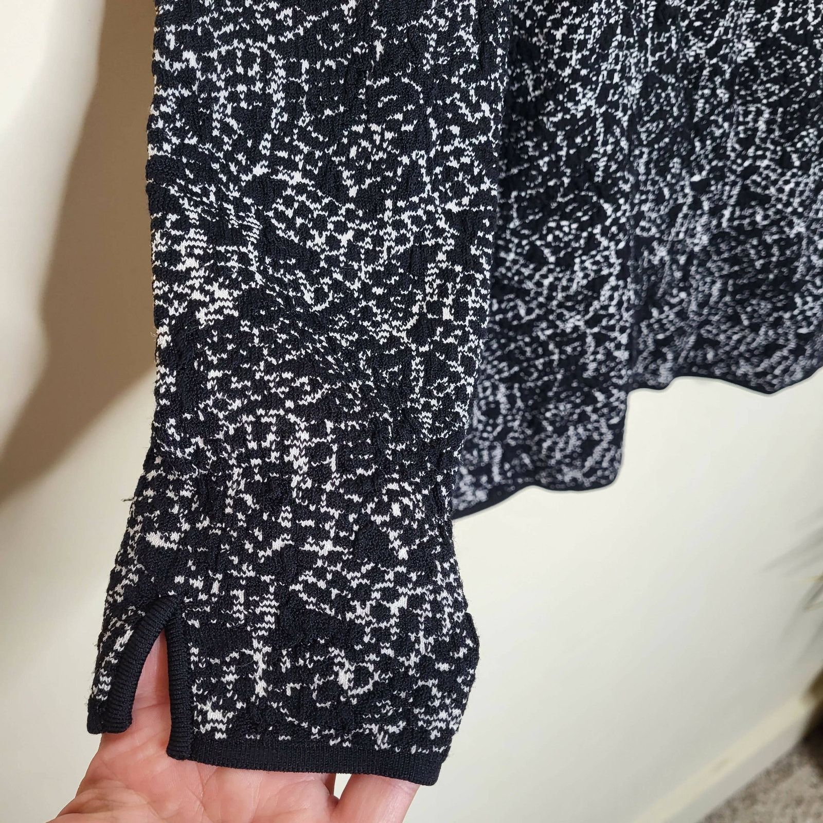 Reiss Reiss Long Sleeve Ballet Neckline Top - Abstract - Black Size S / US 4 / IT 40 - 9 Thumbnail