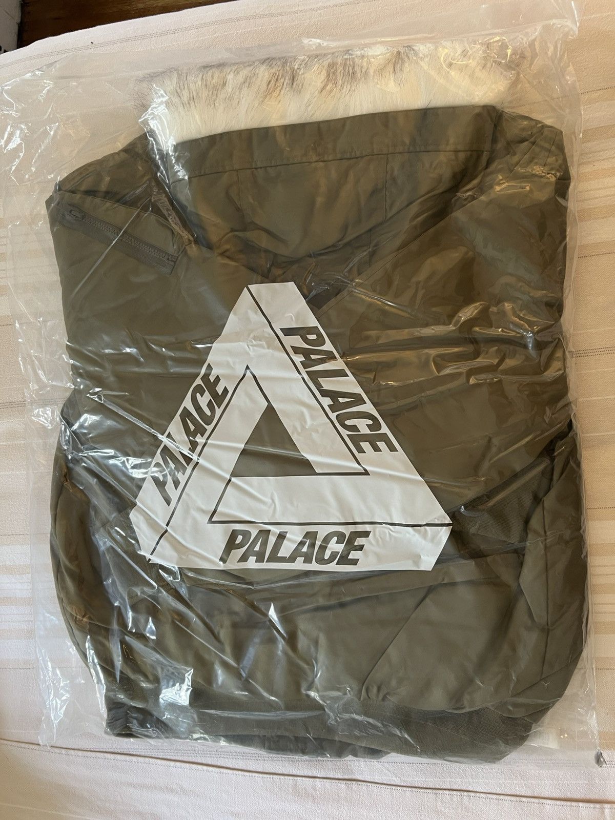 Palace Palace P2B Cargo Parka in Olive Men’s Size Large Faux Fur Size US L / EU 52-54 / 3 - 11 Thumbnail