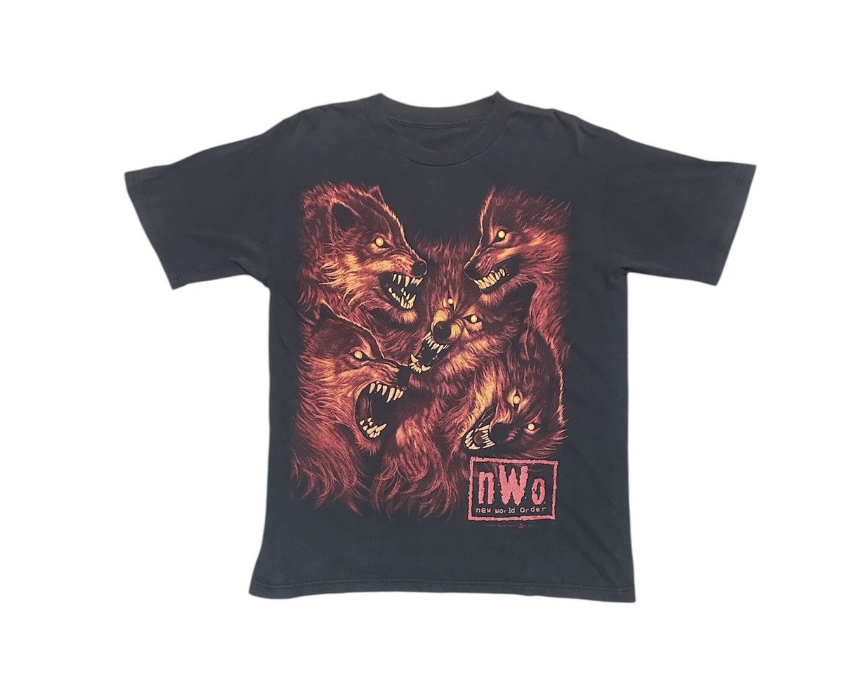 WCW/nWo Vintage NWO New World Oder Wolf Tshirt Size US M / EU 48-50 / 2 - 1 Thumbnail