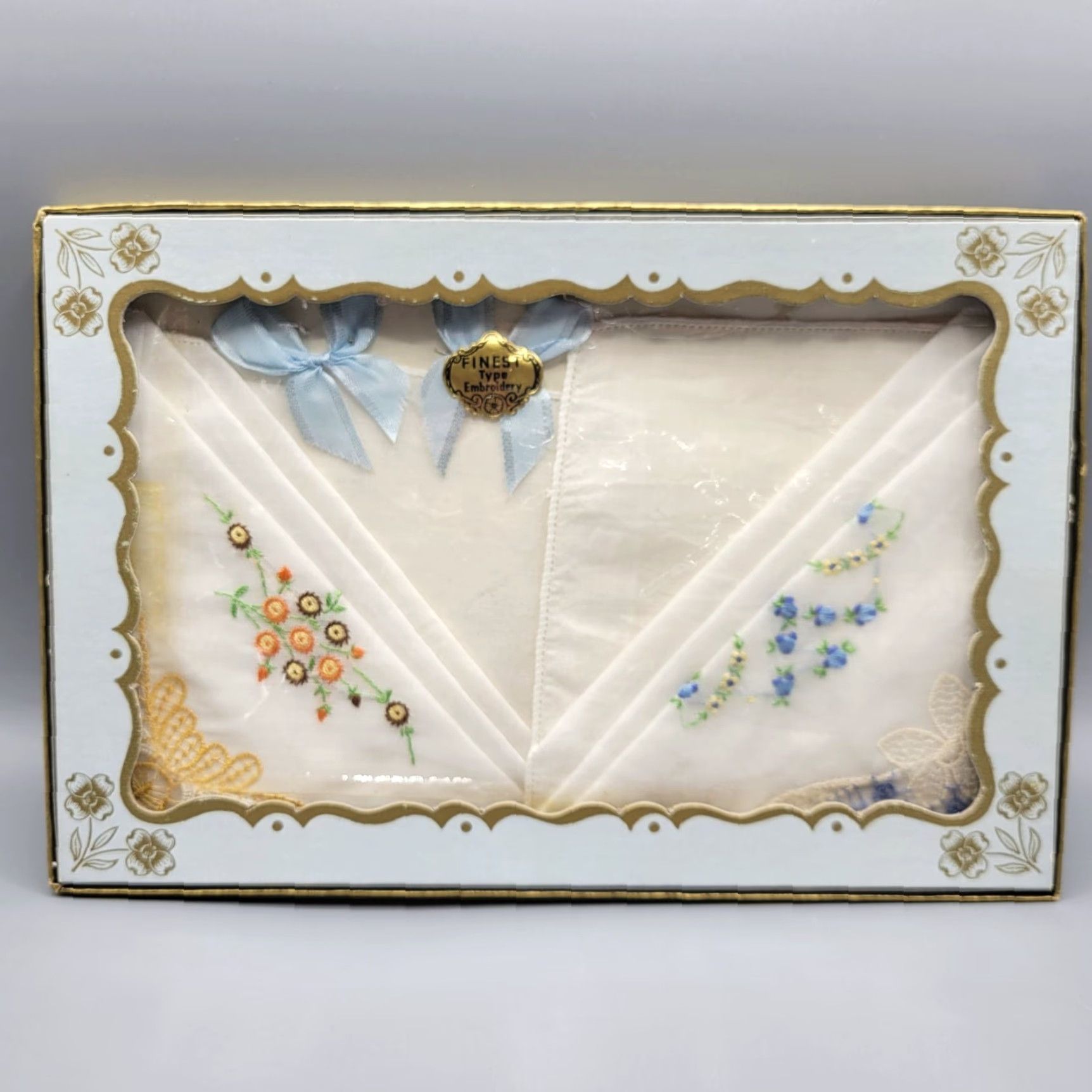 Vintage VINTAGE Embroidered Handkerchiefs Shirt? Hidden: Not applicable. Size ONE SIZE - 2 Thumbnail