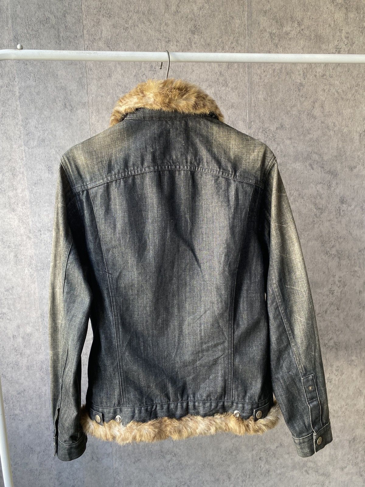 Japanese Brand 2000s Levi’s Fur Faded Black Denim Jacket Size US M / EU 48-50 / 2 - 2 Thumbnail