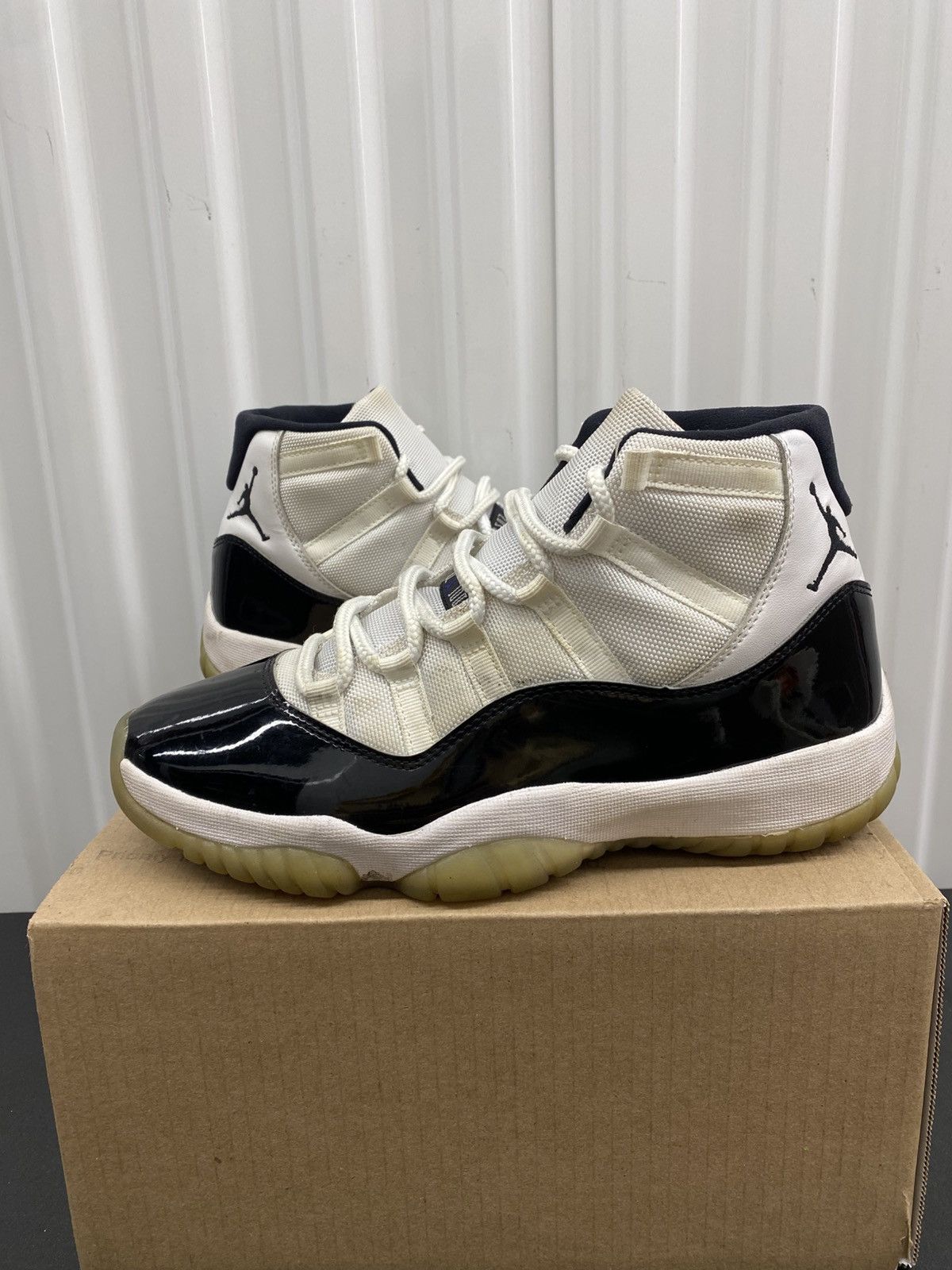 Jordan Brand Nike Air Jordan Retro 11 Concord 2018 Size 9 Men Size US 9 / EU 42 - 1 Thumbnail