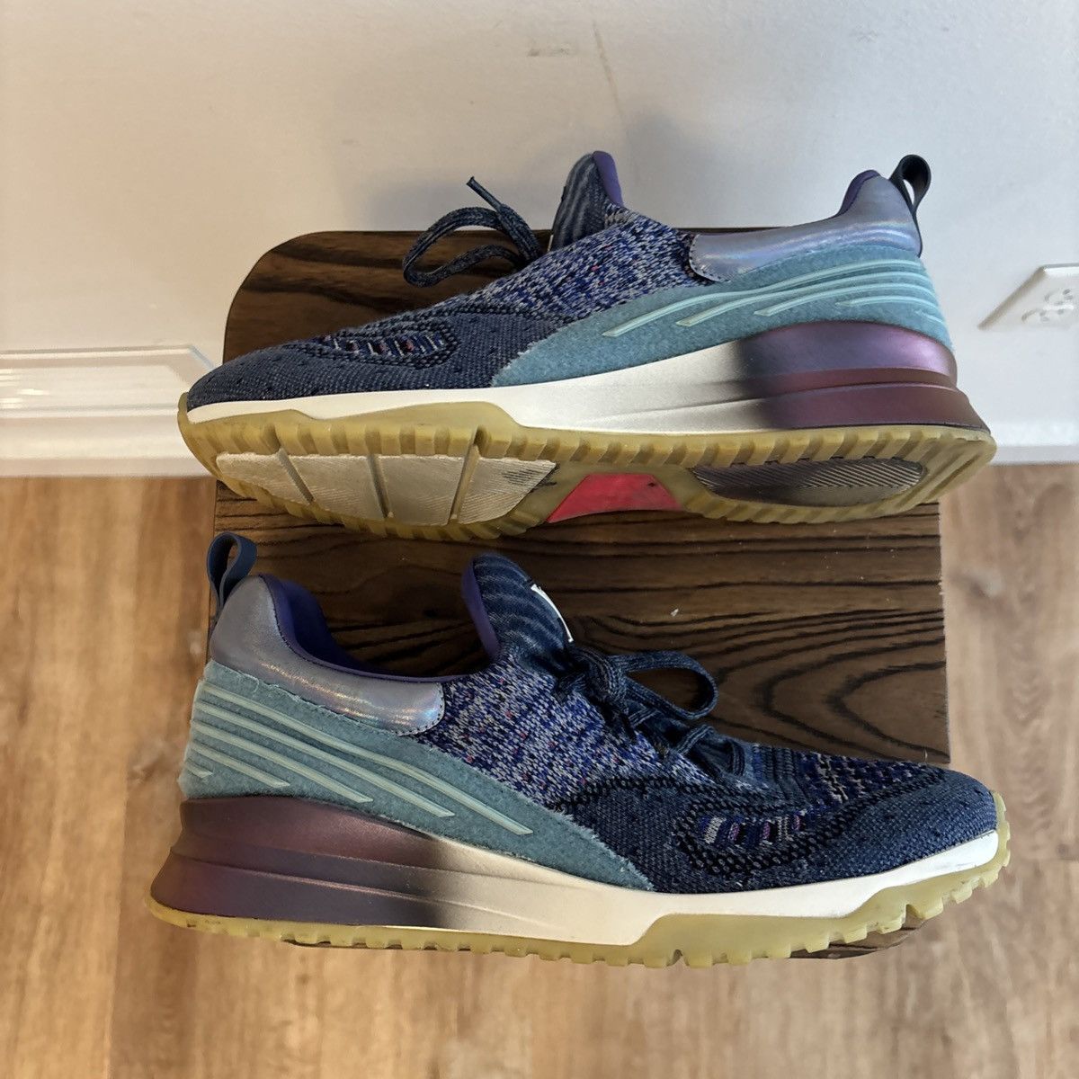 Louis Vuitton Louis vuitton VNR blue size 44 Size US 11 / EU 44 - 2 Thumbnail